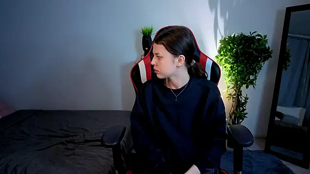 Snapshot of Este_Glen chatting on October 9, 2025, 1:03 am Este Glen online show from October 9, 2025, 1:03 am