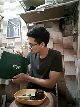 Snapshot of Alconnegroduf chatting on September 20, 2025, 6:14 am Alconnegroduf online show from September 20, 2025, 6:14 am