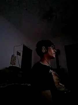 Snapshot of Alconnegroduf chatting on September 22, 2025, 9:22 am Alconnegroduf online show from September 22, 2025, 9:22 am