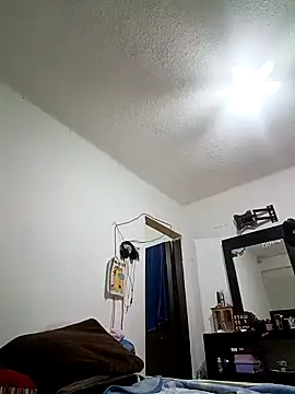 Snapshot of Alconnegroduf chatting on November 17, 2025, 1:22 am Alconnegroduf online show from November 17, 2025, 1:22 am