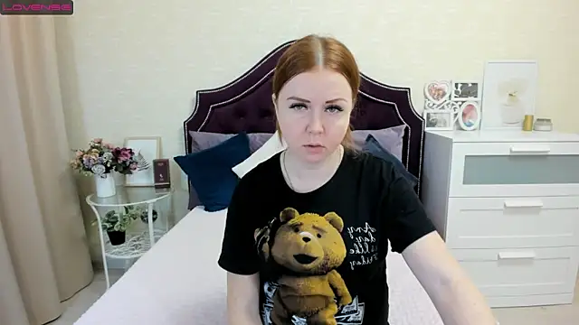 Snapshot of BettyBloom69 chatting on February 6, 2025, 4:21 am BettyBloom69 online show from February 6, 2025, 4:21 am