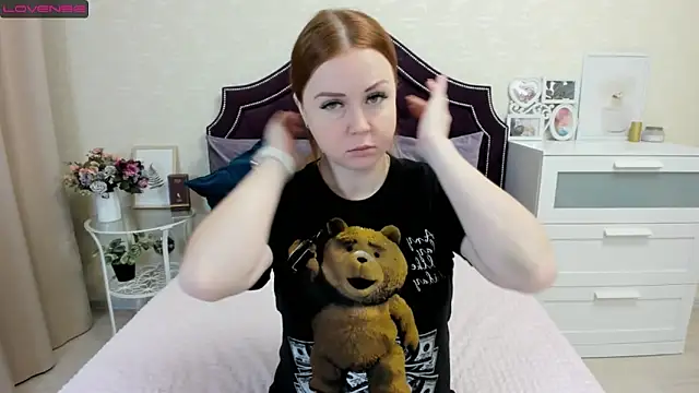 Snapshot of BettyBloom69 chatting on February 7, 2025, 4:27 am BettyBloom69 online show from February 7, 2025, 4:27 am