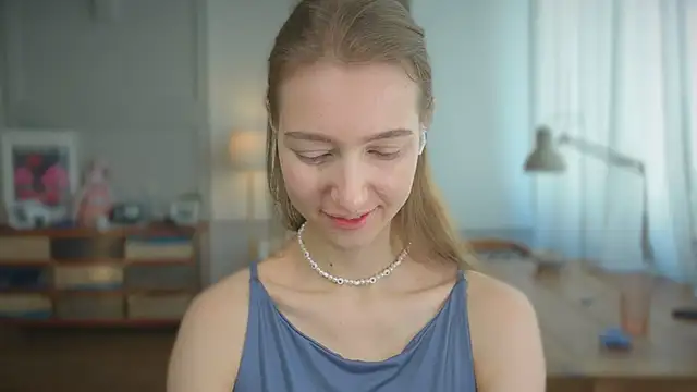 Snapshot of solar_bella chatting on February 25, 2025, 11:08 am solar bella online show from February 25, 2025, 11:08 am