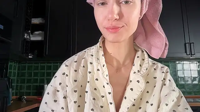 Snapshot of solar_bella chatting on February 12, 2026, 4:29 am solar bella online show from February 12, 2026, 4:29 am