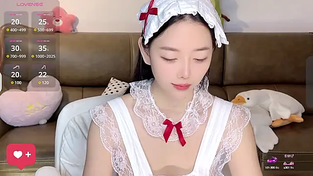 Yilin1999 online show from February 27, 2025, 2:10 pm