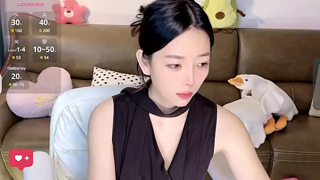 Yilin1999 online show from March 10, 2025, 3:20 pm