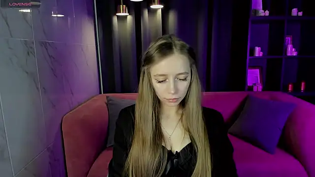 OliviaGentle online show from December 16, 2024, 3:22 pm