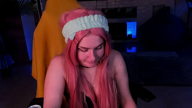 LisaElfy online show from February 13, 2025, 10:43 pm