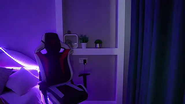 Snapshot of LisaElfy chatting on February 11, 2026, 1:27 pm LisaElfy online show from February 11, 2026, 1:27 pm