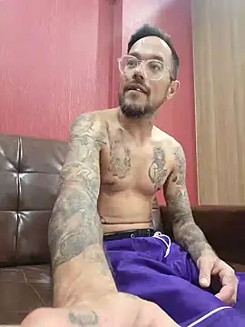 Snapshot of mileflav0r chatting on December 15, 2024, 2:05 pm mileflav0r online show from December 15, 2024, 2:05 pm