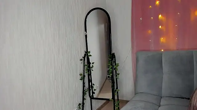 LinaCristonsen online show from January 17, 2025, 6:23 pm