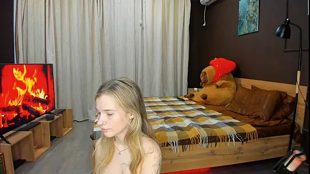 LinaCristonsen online show from March 16, 2025, 5:50 pm