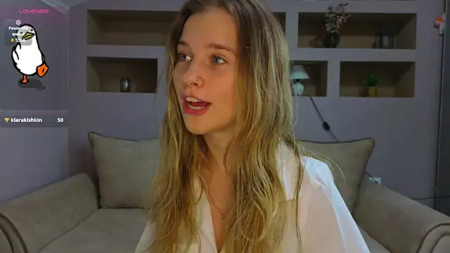 LinaCristonsen online show from October 30, 2025, 4:08 pm