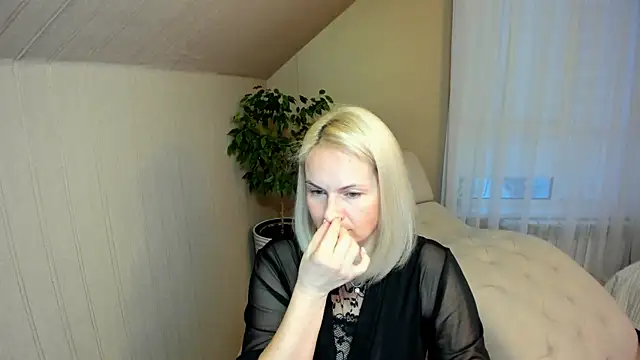 Alicee Gracee online show from December 13, 2024, 1:01 pm