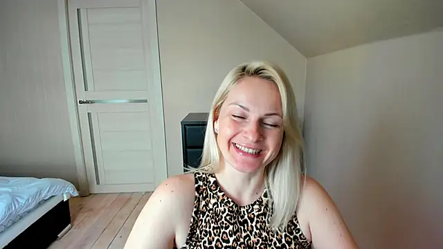 Alicee Gracee online show from March 14, 2025, 8:32 am