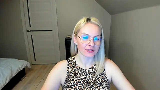 Alicee Gracee online show from March 14, 2025, 6:07 pm