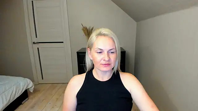 Alicee Gracee online show from October 14, 2025, 6:52 pm