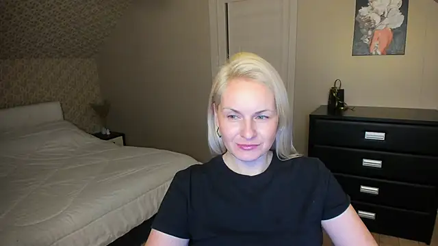 Alicee Gracee online show from November 24, 2025, 7:13 pm