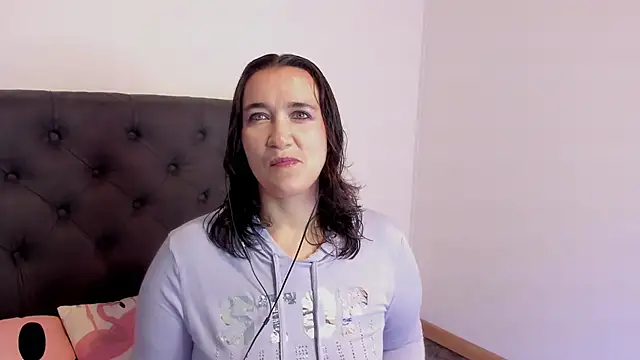 kyoakane online show from March 2, 2025, 4:07 am