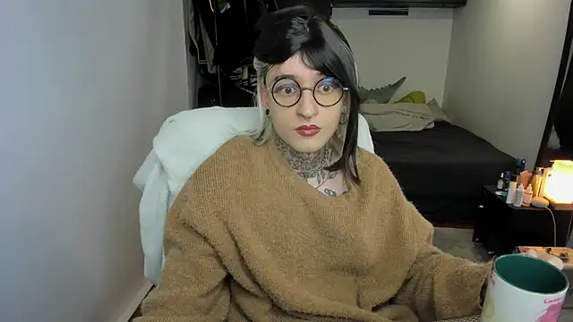 ShiiraVelkor online show from October 22, 2025, 9:31 am