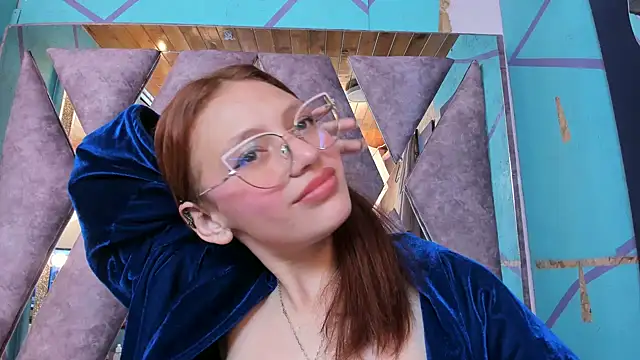 LARICSABLUE online show from January 17, 2025, 1:47 am