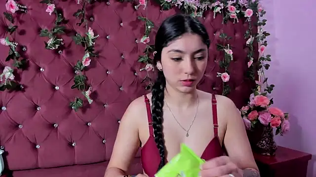 Snapshot of Lucy_Anall_ chatting on June 2, 2026, 9:39 pm Lucy Anall online show from June 2, 2026, 9:39 pm