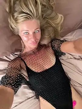 -OliWow- online show from February 8, 2026, 6:06 am