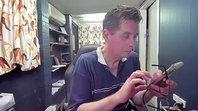 tilobinder online show from December 4, 2024, 1:53 pm