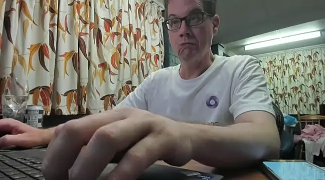 tilobinder online show from January 25, 2025, 2:14 pm