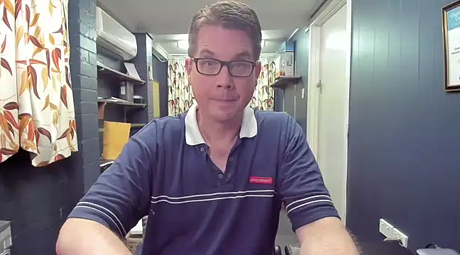 tilobinder online show from March 10, 2025, 3:52 pm