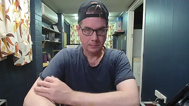 tilobinder online show from December 15, 2025, 12:53 pm