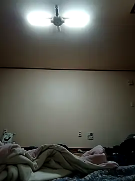 hello098712 online show from February 1, 2025, 1:09 pm