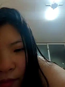 hello098712 online show from February 9, 2025, 5:22 pm