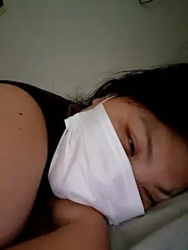 hello098712 online show from October 10, 2025, 2:54 am