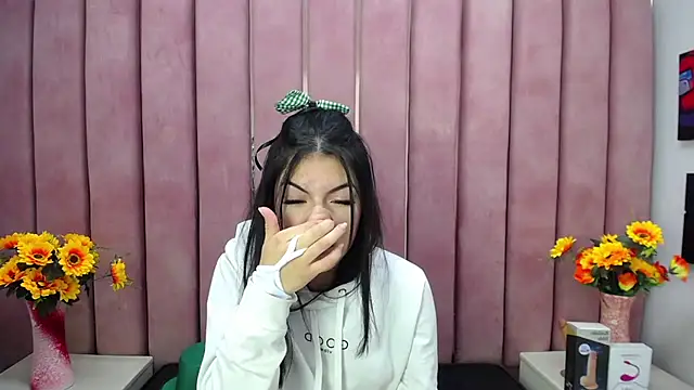 Poly Sasha  online show from March 18, 2025, 6:25 am