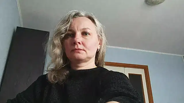 Snapshot of EdithManning chatting on April 25, 2026, 1:52 pm EdithManning online show from April 25, 2026, 1:52 pm