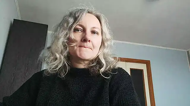 Snapshot of EdithManning chatting on May 3, 2026, 6:30 am EdithManning online show from May 3, 2026, 6:30 am