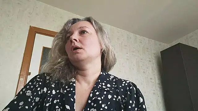 Snapshot of EdithManning chatting on May 8, 2026, 6:19 am EdithManning online show from May 8, 2026, 6:19 am