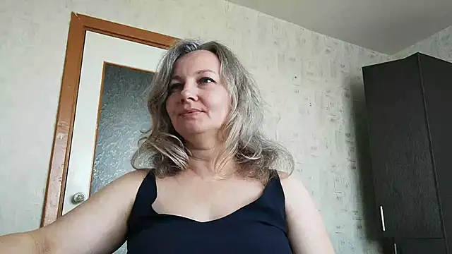 Snapshot of EdithManning chatting on May 24, 2026, 6:29 am EdithManning online show from May 24, 2026, 6:29 am
