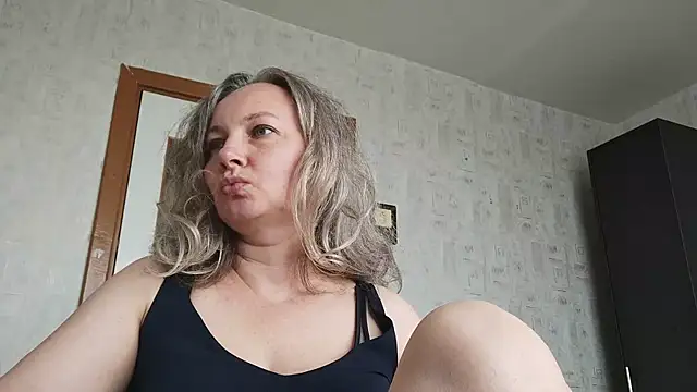 Snapshot of EdithManning chatting on June 5, 2026, 6:52 am EdithManning online show from June 5, 2026, 6:52 am