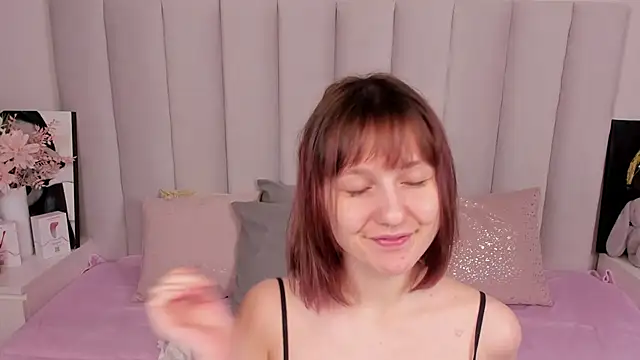 Snapshot of MiaKarlos chatting on April 13, 2026, 1:22 am MiaKarlos online show from April 13, 2026, 1:22 am