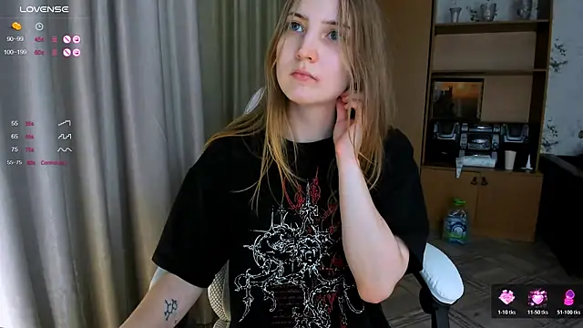 princessaalicc online show from November 9, 2025, 1:09 pm