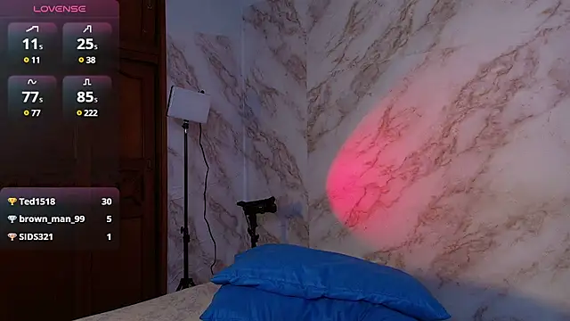 lucia brown online show from February 6, 2025, 9:06 pm