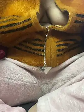 Hot-Anuska online show from January 17, 2025, 11:27 am