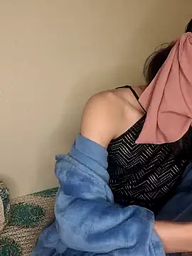 Snapshot of lolimirass24 chatting on December 25, 2024, 8:17 pm lolimirass24 online show from December 25, 2024, 8:17 pm