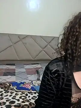 Snapshot of lolimirass24 chatting on January 15, 2025, 4:04 am lolimirass24 online show from January 15, 2025, 4:04 am