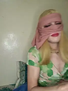 Snapshot of lolimirass24 chatting on January 20, 2025, 10:04 pm lolimirass24 online show from January 20, 2025, 10:04 pm