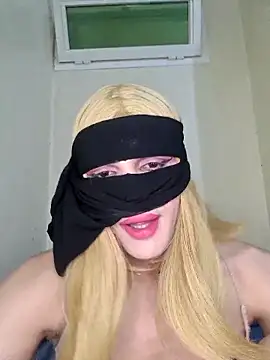 Snapshot of lolimirass24 chatting on March 15, 2025, 9:27 pm lolimirass24 online show from March 15, 2025, 9:27 pm