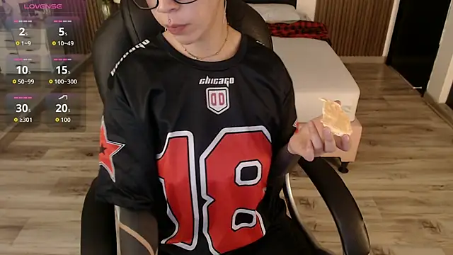 Sam mansson66 online show from November 18, 2025, 3:16 pm