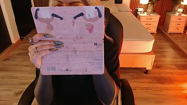 Snapshot of Sam_mansson66 chatting on February 5, 2026, 12:10 pm Sam mansson66 online show from February 5, 2026, 12:10 pm